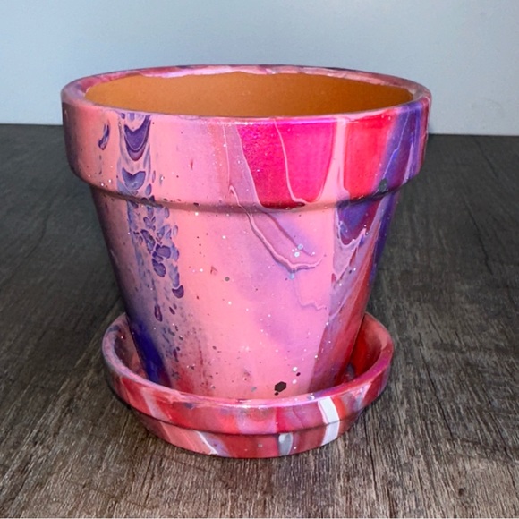 Hand painted 3.5 inch acrylic terracotta flower pot with saucer pink glitter - Picture 3 of 11